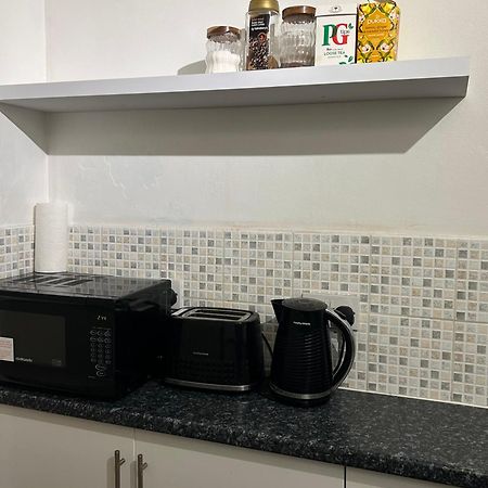 One Bedroom Flat In Chiswick W4 London Eksteriør bilde