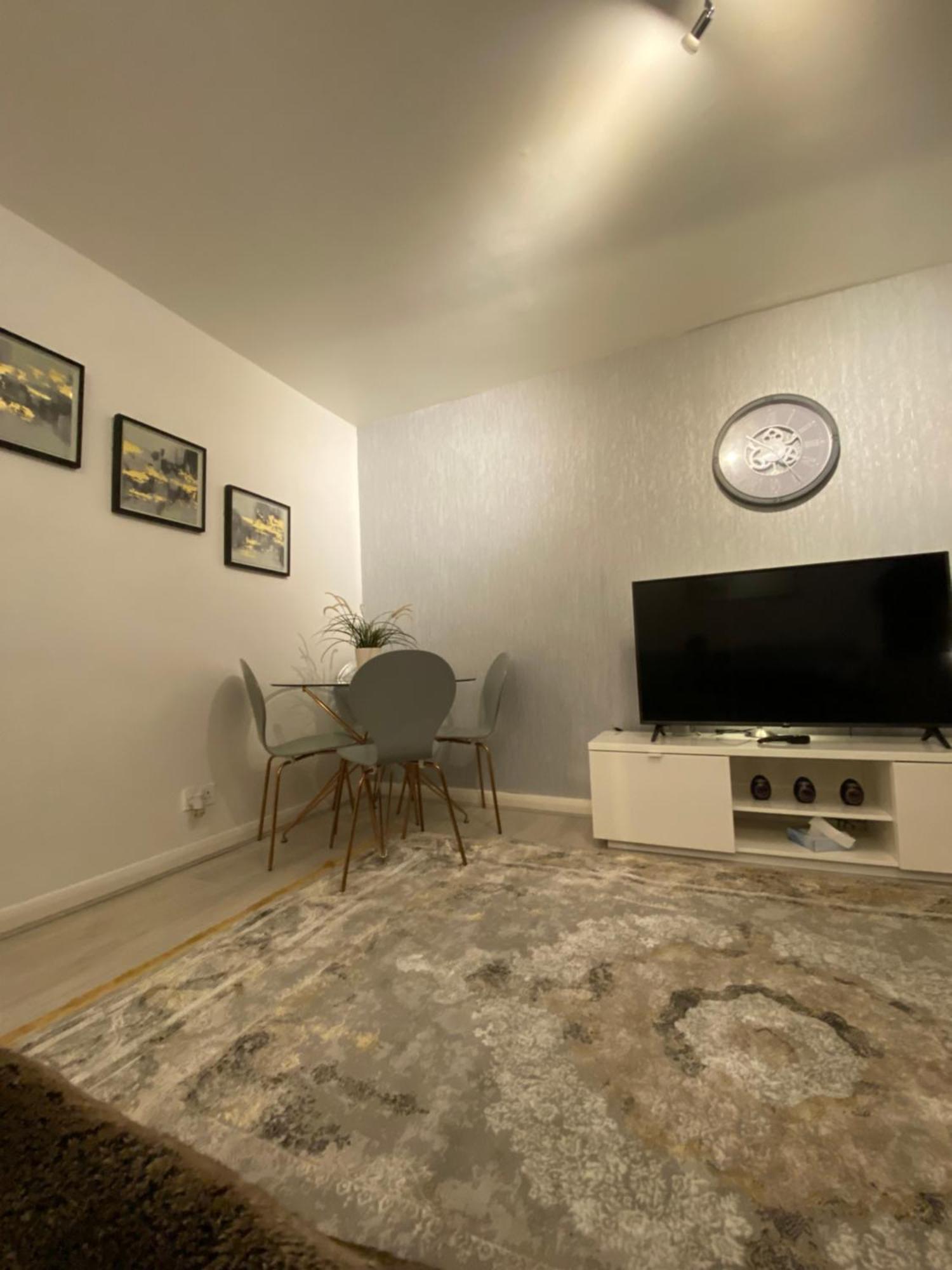 One Bedroom Flat In Chiswick W4 London Eksteriør bilde