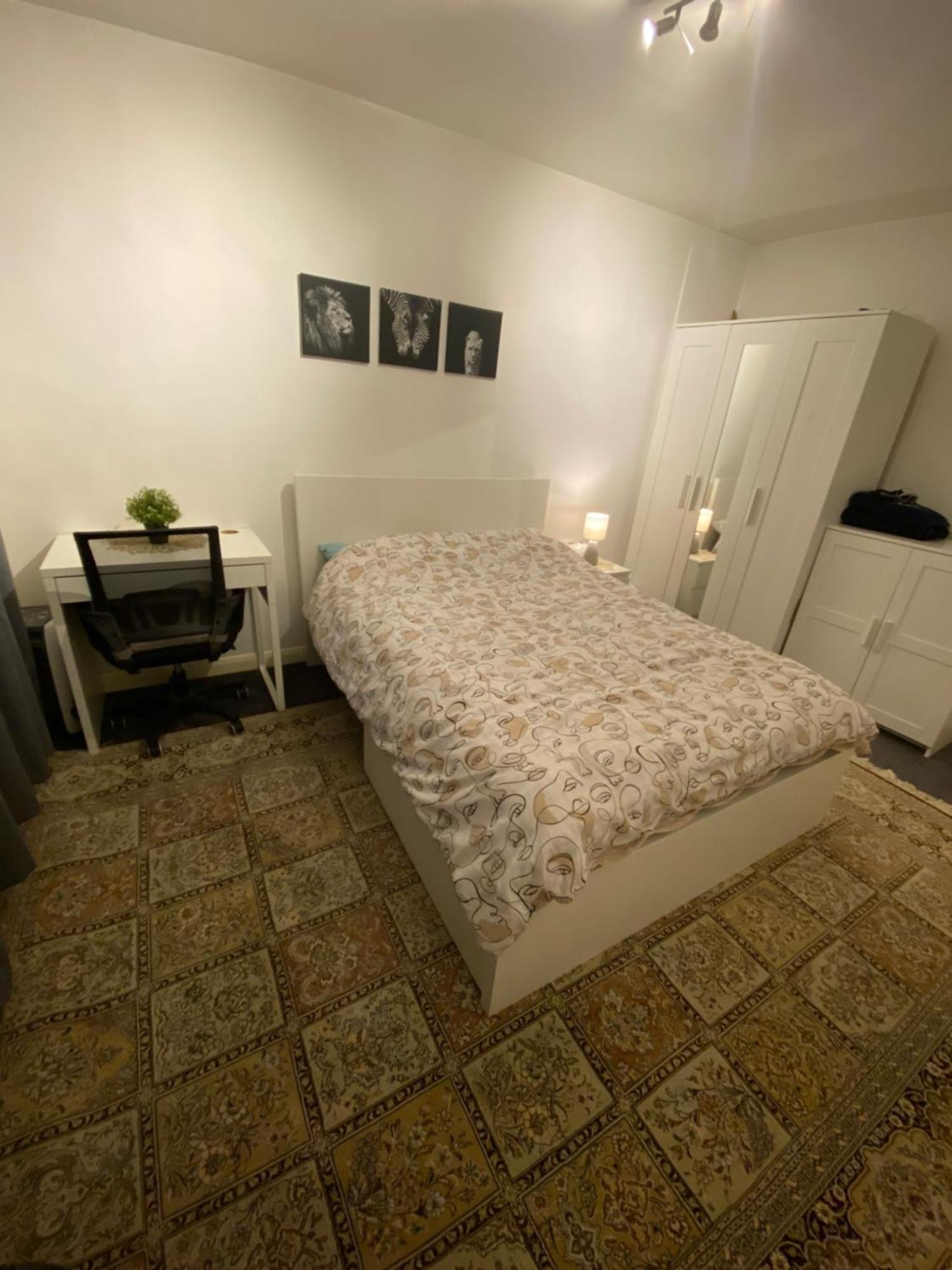 One Bedroom Flat In Chiswick W4 London Eksteriør bilde