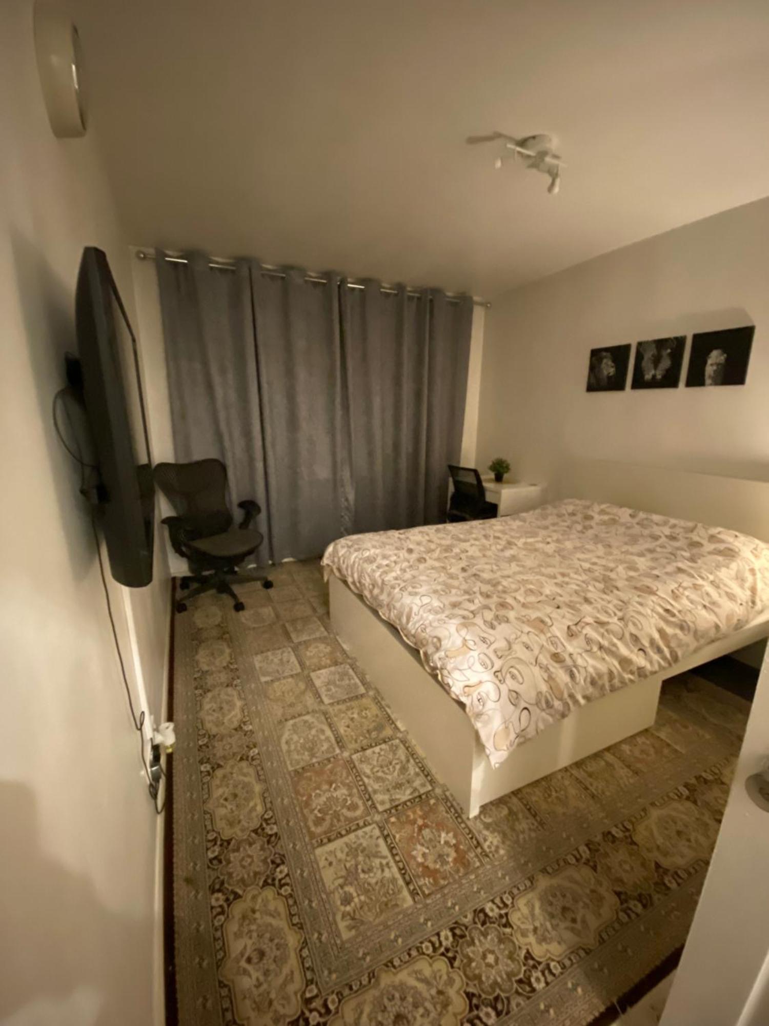 One Bedroom Flat In Chiswick W4 London Eksteriør bilde